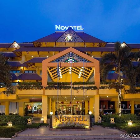 Ap Premier Batam Hotel Nagoya Buitenkant foto