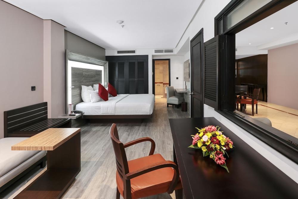 Ap Premier Batam Hotel Nagoya Buitenkant foto