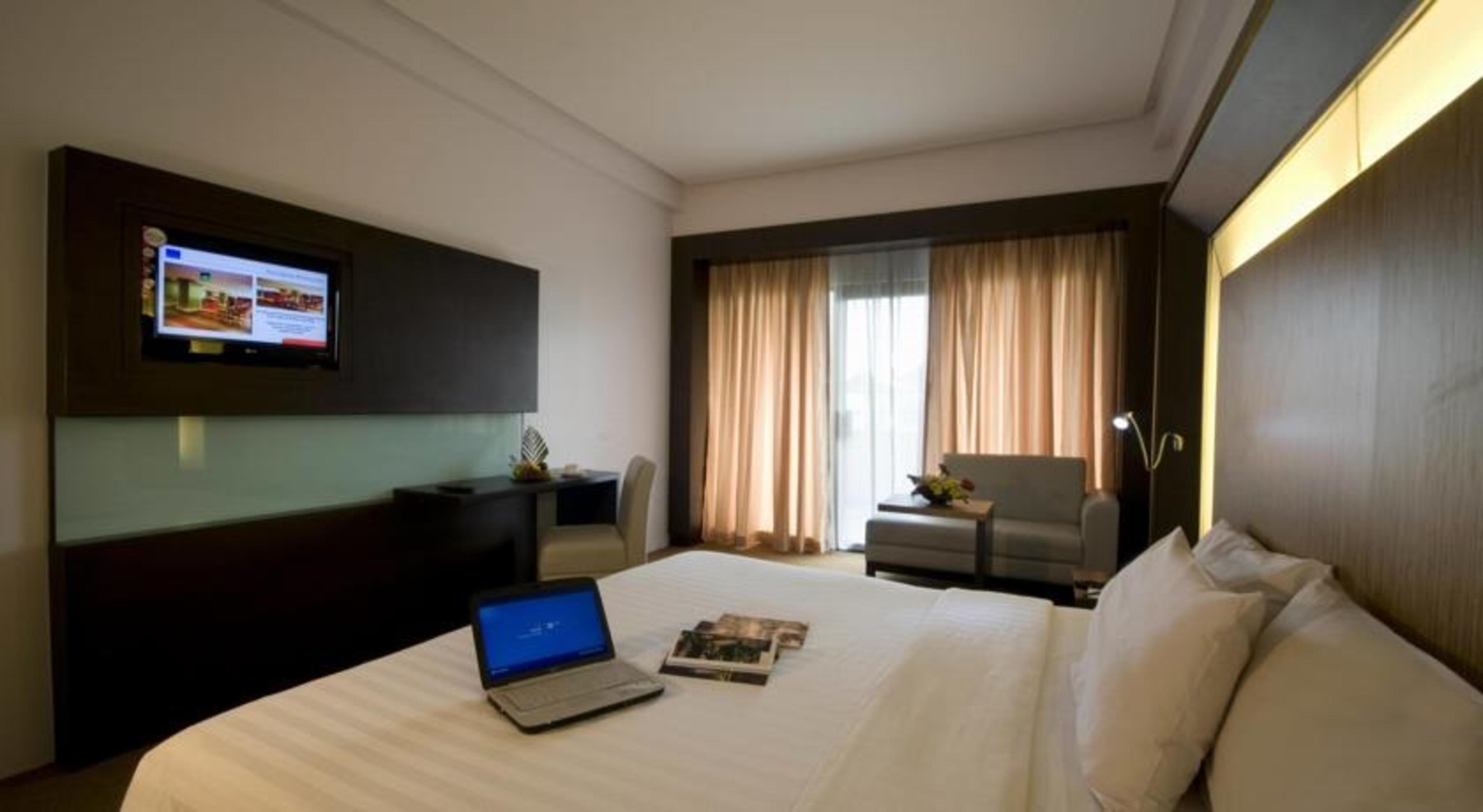 Ap Premier Batam Hotel Nagoya Buitenkant foto