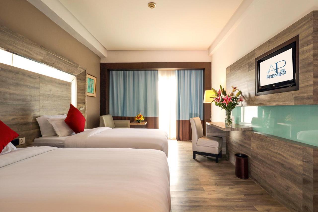 Ap Premier Batam Hotel Nagoya Buitenkant foto