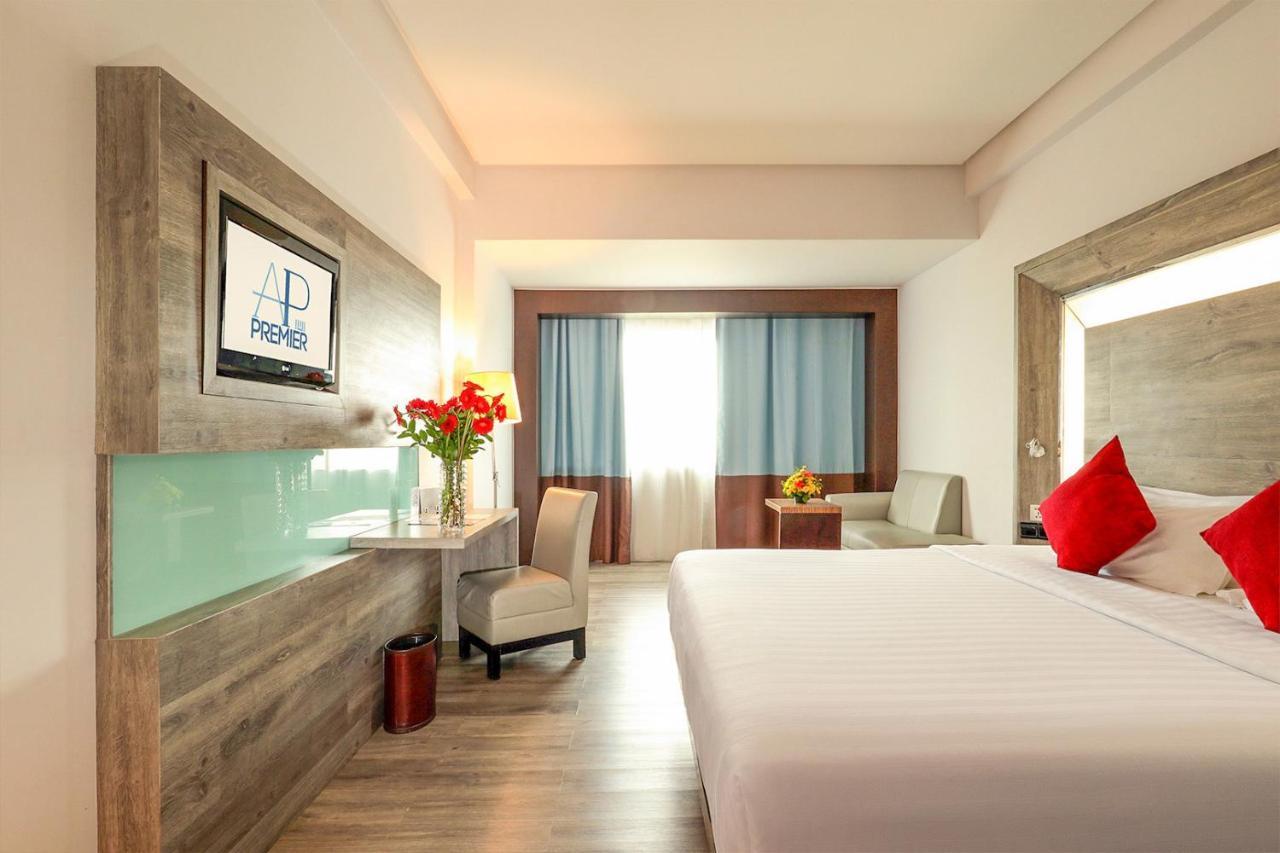 Ap Premier Batam Hotel Nagoya Buitenkant foto