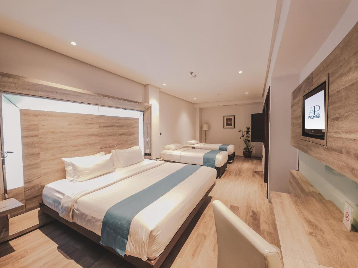 Ap Premier Batam Hotel Nagoya Buitenkant foto