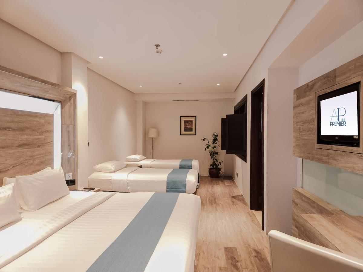 Ap Premier Batam Hotel Nagoya Buitenkant foto