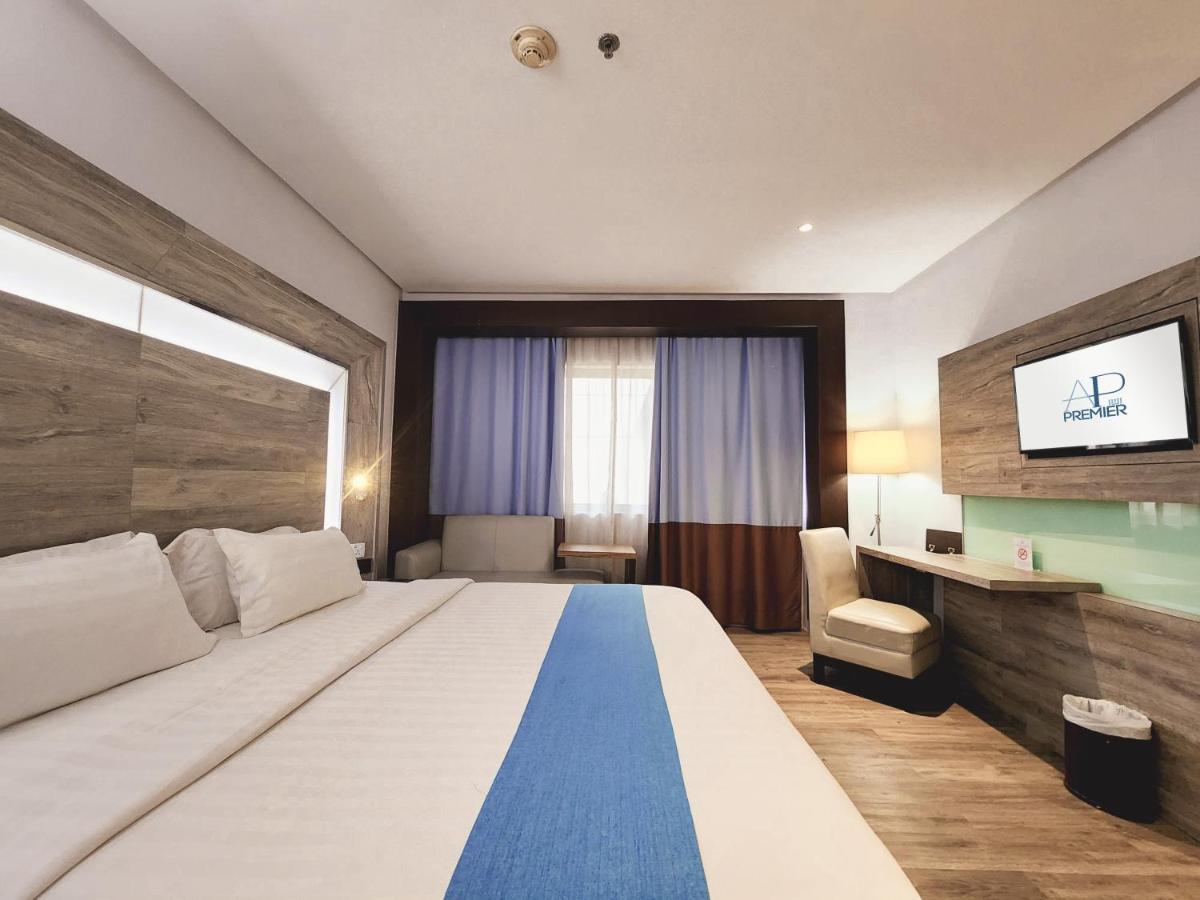 Ap Premier Batam Hotel Nagoya Buitenkant foto