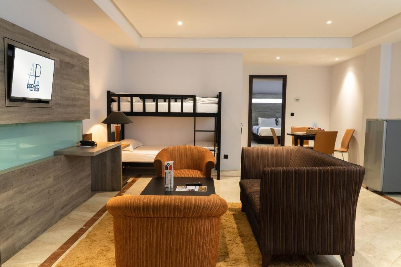 Ap Premier Batam Hotel Nagoya Buitenkant foto