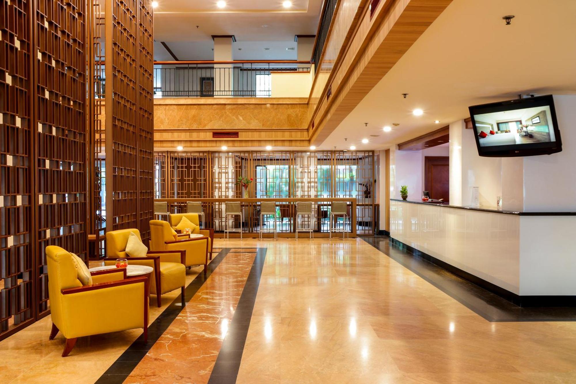 Ap Premier Batam Hotel Nagoya Buitenkant foto