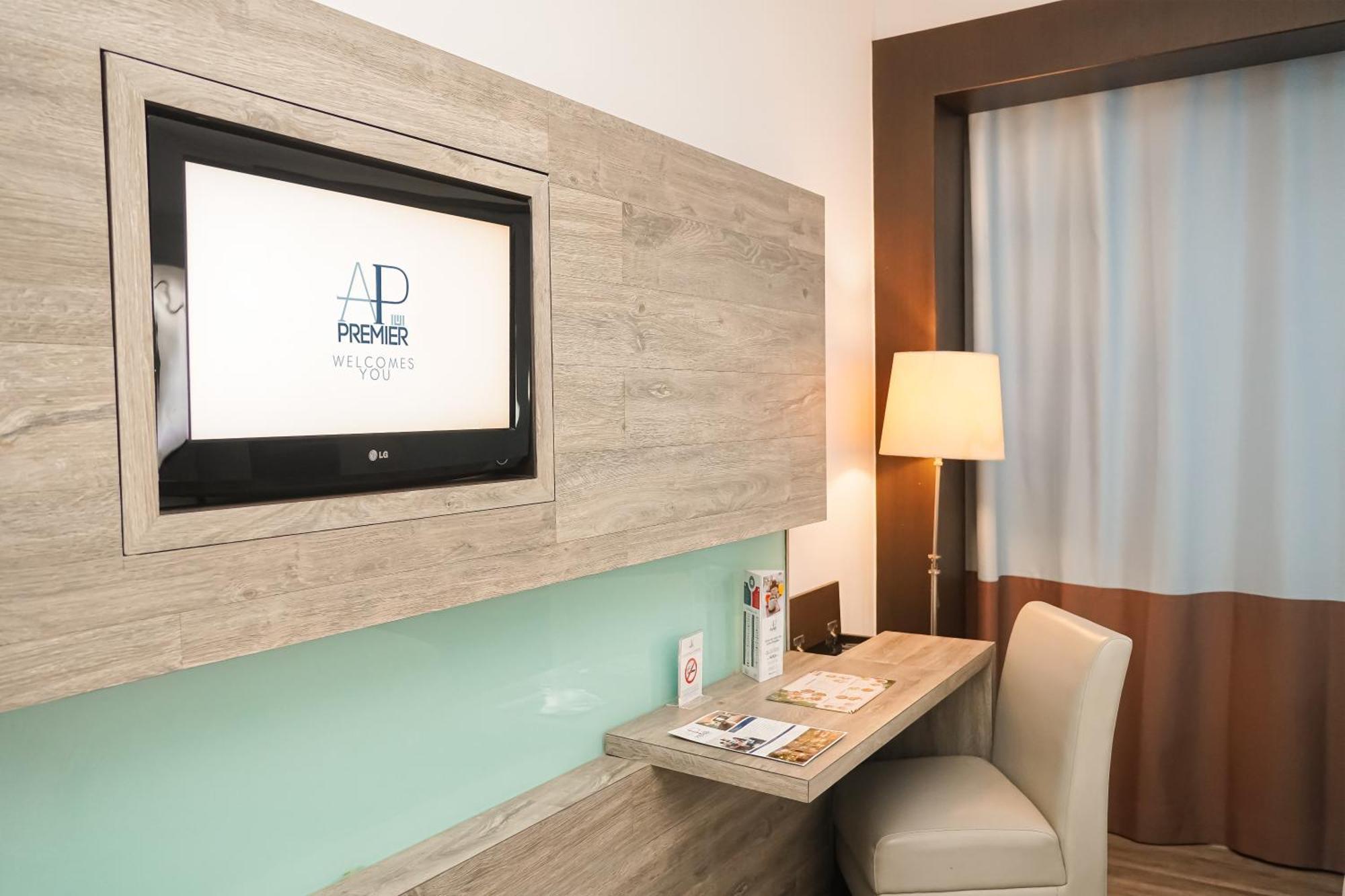Ap Premier Batam Hotel Nagoya Buitenkant foto
