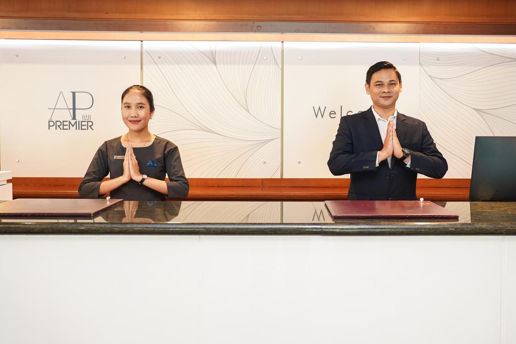 Ap Premier Batam Hotel Nagoya Buitenkant foto