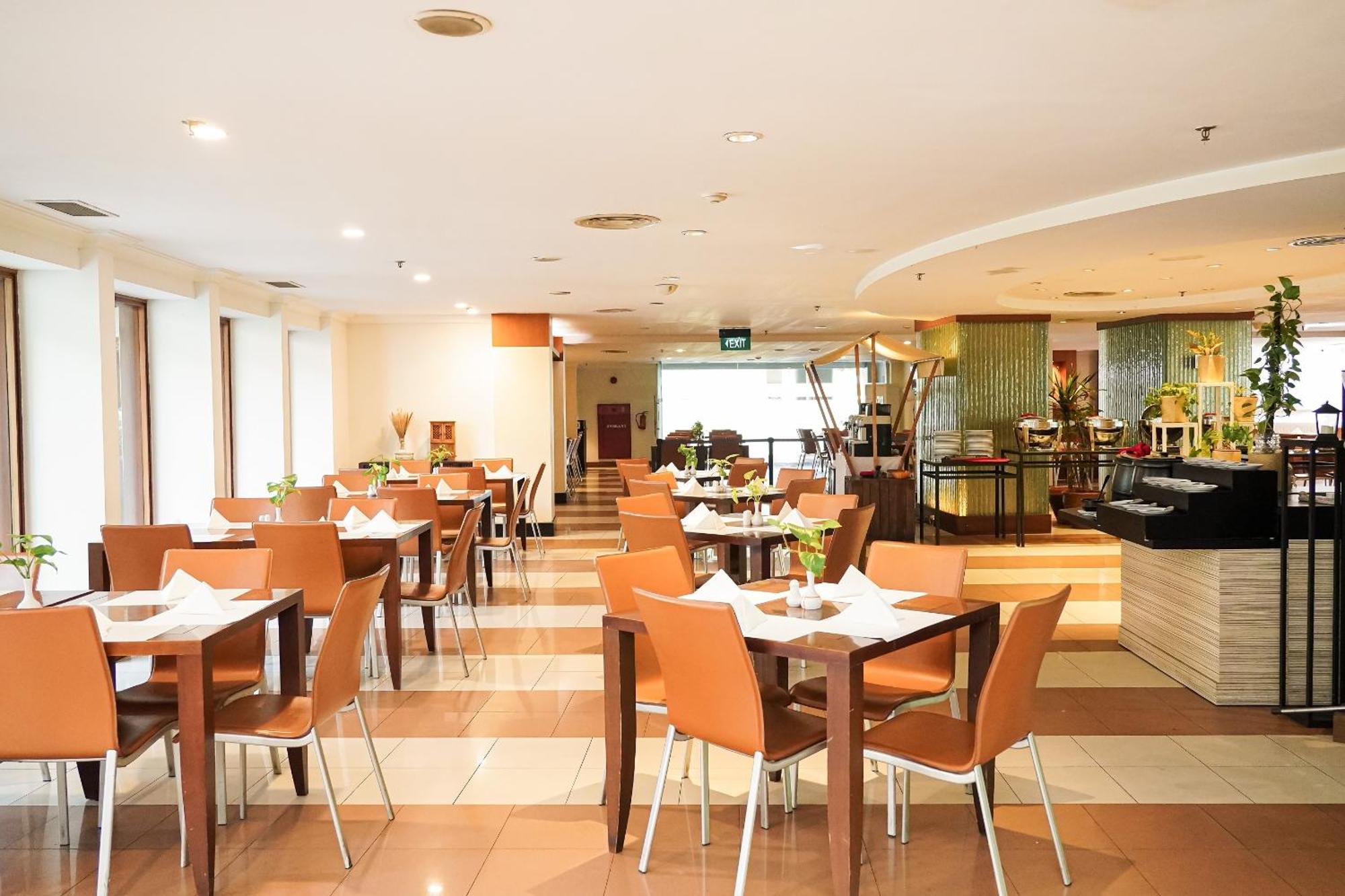 Ap Premier Batam Hotel Nagoya Buitenkant foto