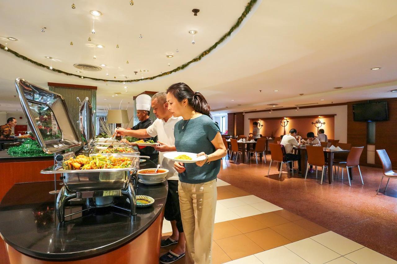 Ap Premier Batam Hotel Nagoya Buitenkant foto